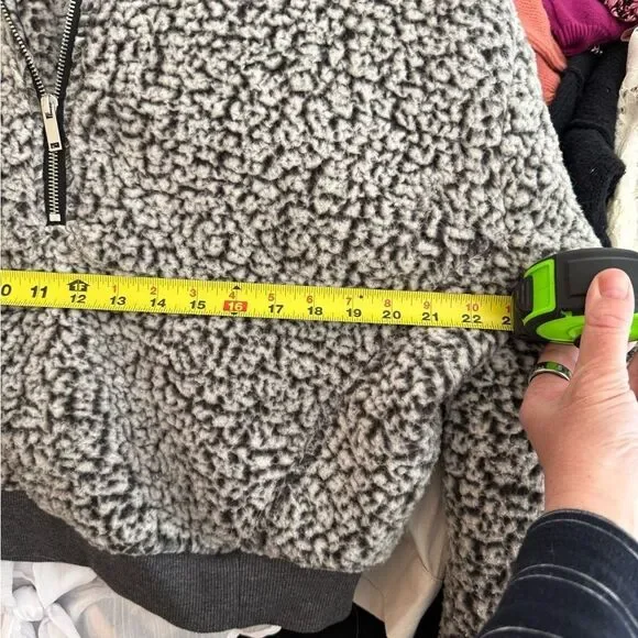 Express Gray Sherpa Quarter-Zip Pullover size medium - Picture 5 of 7